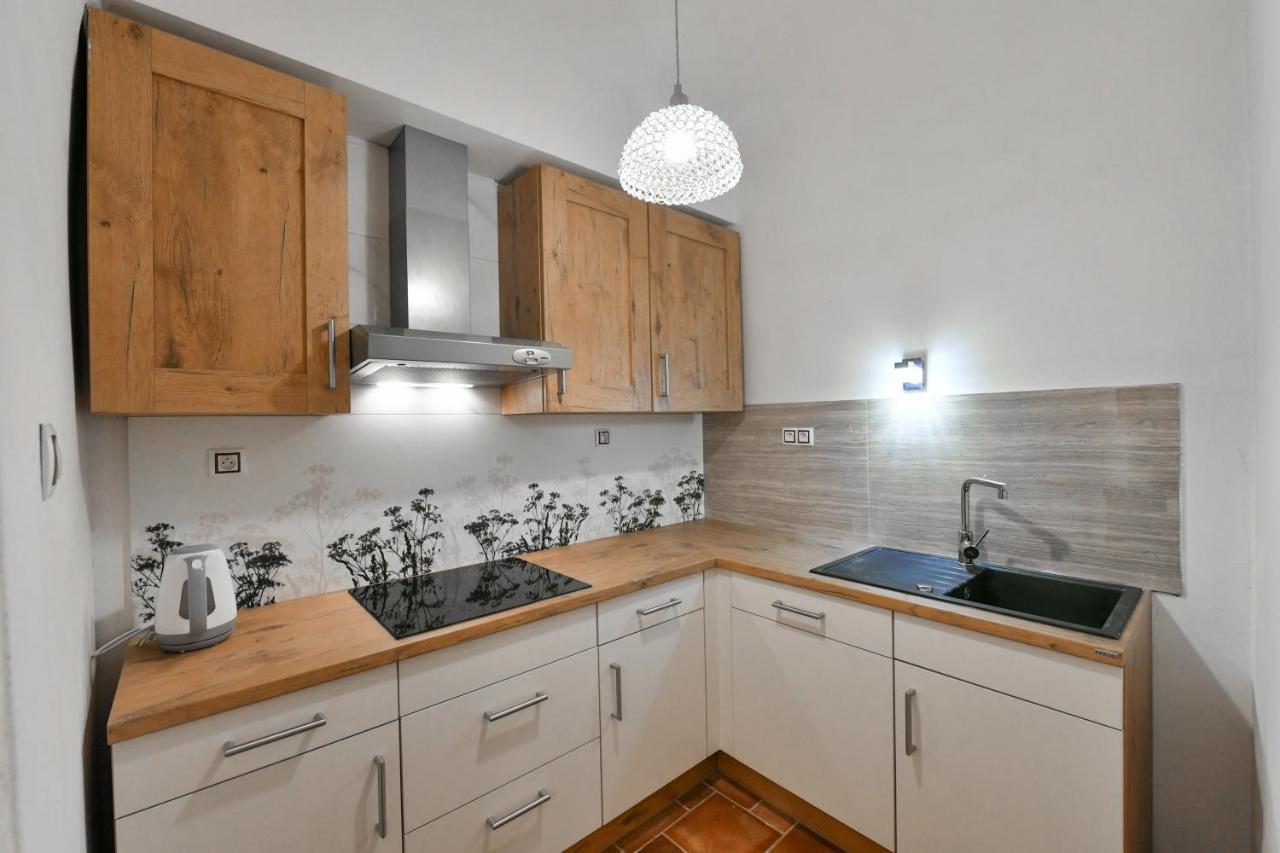 ז'ינדריצ'וב הרדק Apartmany Na Namesti 85 מראה חיצוני תמונה